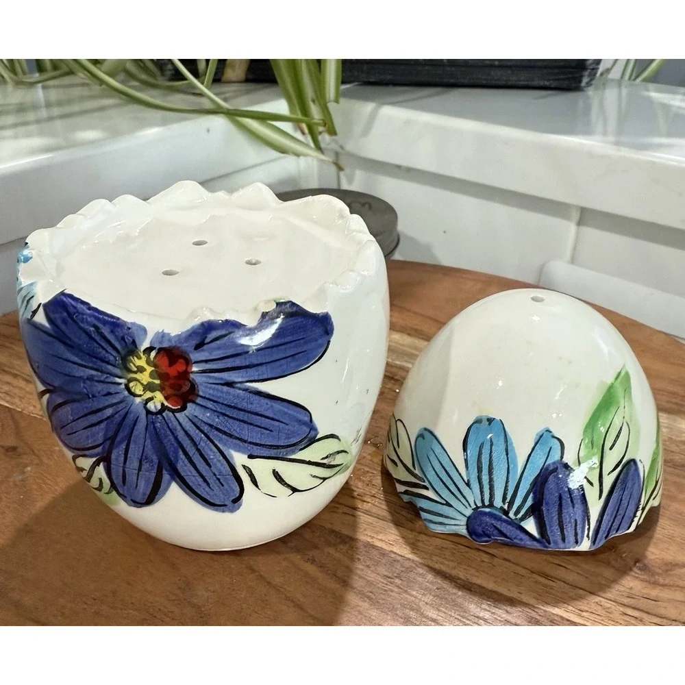 Vintage Lego Hand Painted Floral Ceramic Cracked Egg Salt‎ Pepper Shaker Set